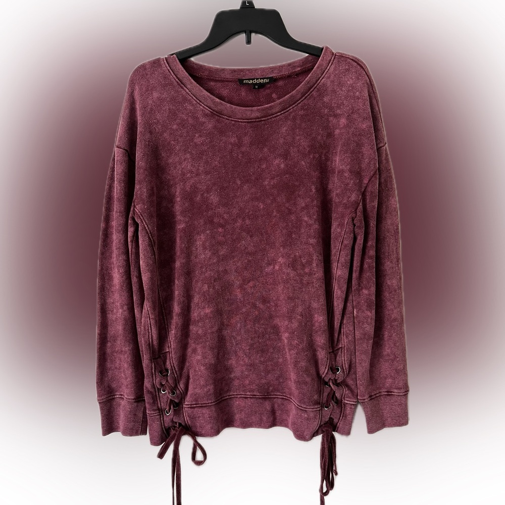 Madden sweatshirt-like material top w/ short lace up side - size M.